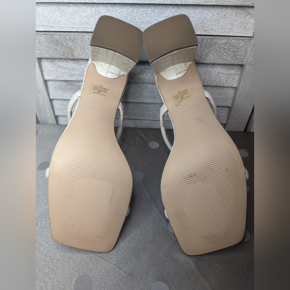 NWT Steve Madden Lilah Strappy Double Band White Croc Heeled Sandals Size 10 - Picture 6 of 6